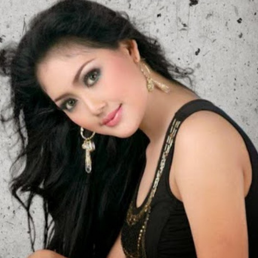 Mela Barbie Geboy  YouTube