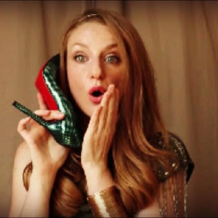 Laurette Net Worth & Earnings (2025)