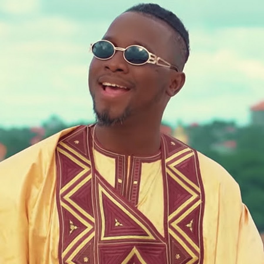 LÉVI BOBO OFFICIEL - YouTube