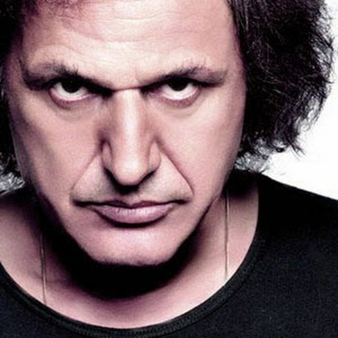 Bασίλης Παπακωνσταντίνου Net Worth & Earnings (2026)