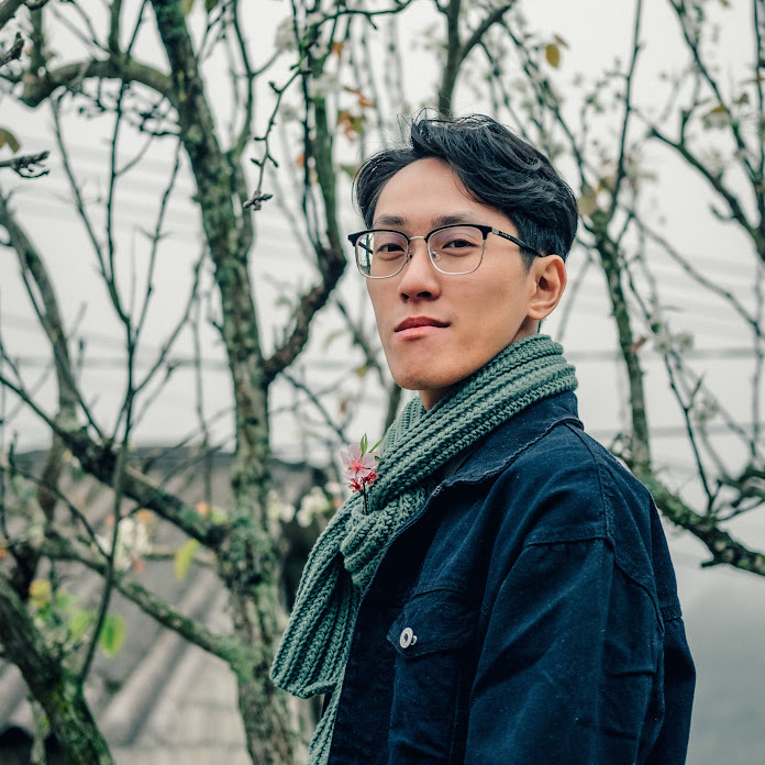 Nhặt Net Worth & Earnings (2026)