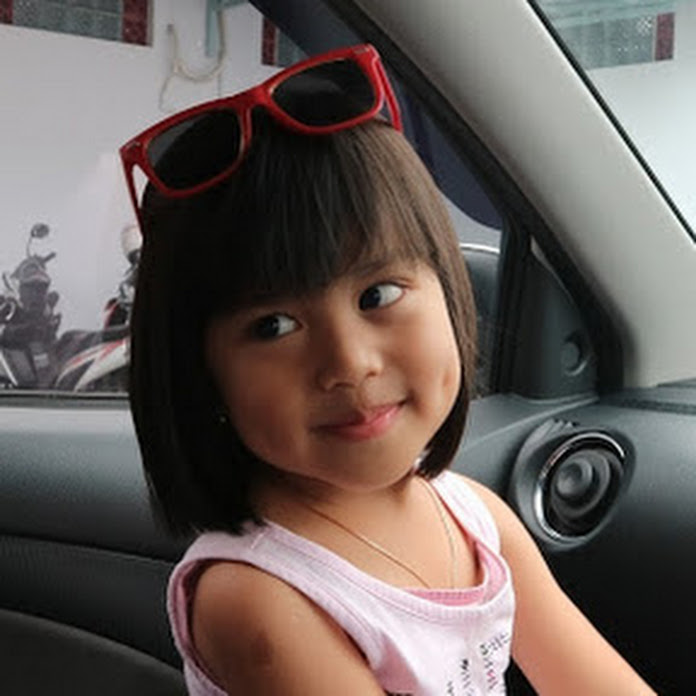 Senja Firsta Net Worth & Earnings (2026)