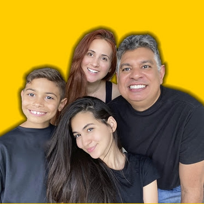 Família Bagunça Net Worth & Earnings (2026)