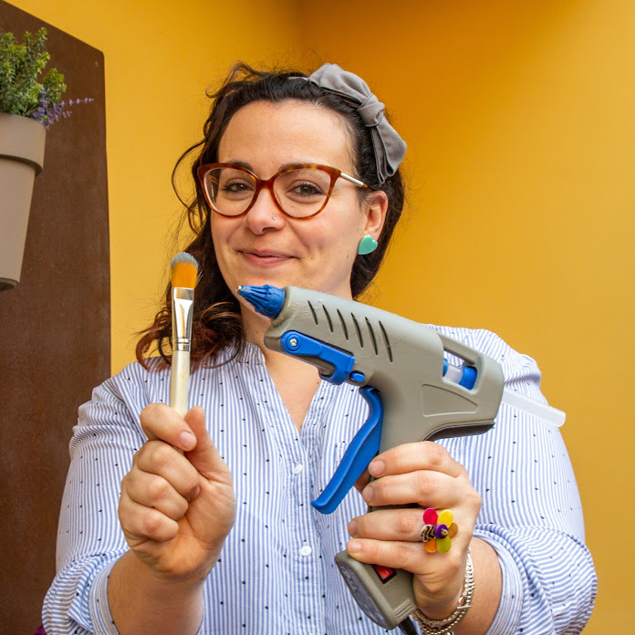 HippyWitch Net Worth & Earnings (2025)