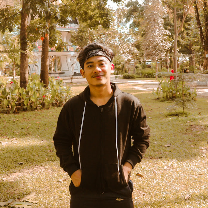 Rival Rinaldi Net Worth & Earnings (2026)