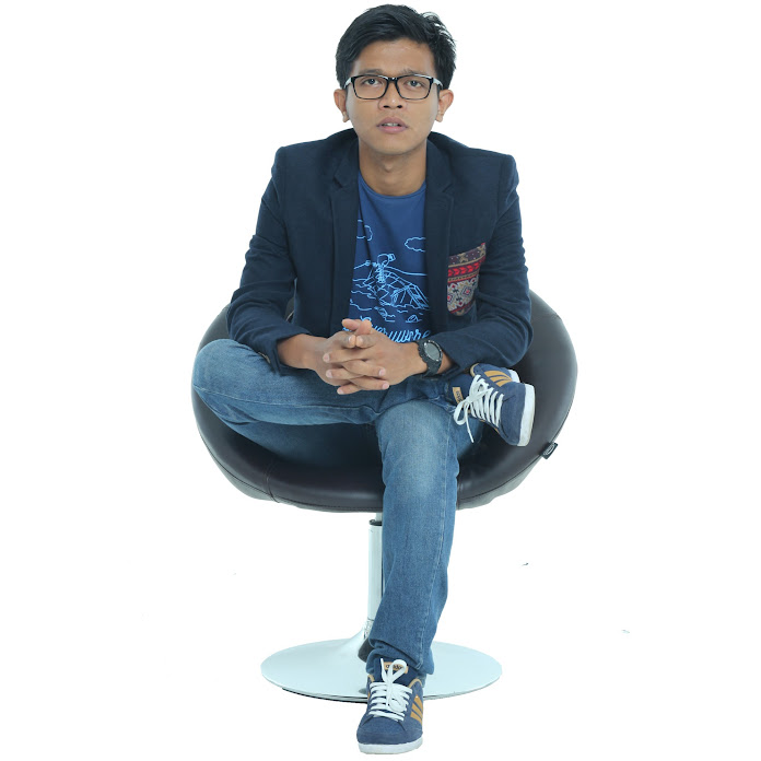 Dzawin Nur Net Worth & Earnings (2025)