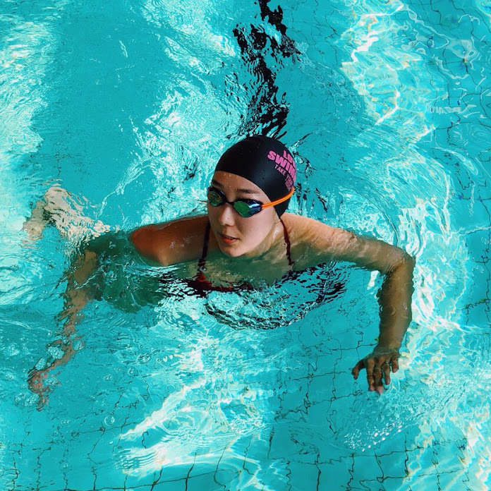 LOVELY SWIMMER Net Worth & Earnings (2026)