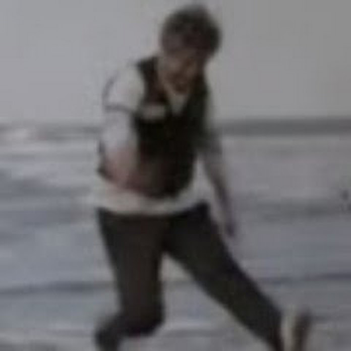 Leo MdQ Net Worth & Earnings (2026)