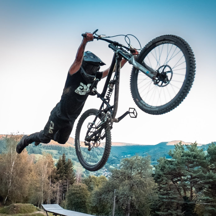 RS Crew Net Worth & Earnings (2026)