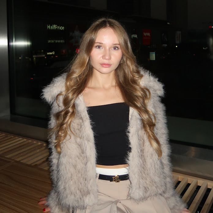 Asia Life Net Worth & Earnings (2026)