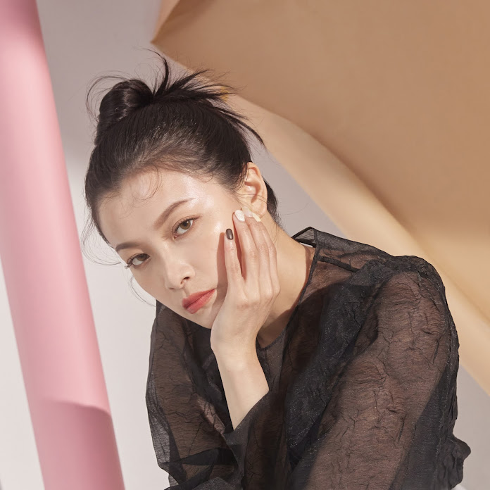 MONROE夢露 Net Worth & Earnings (2026)