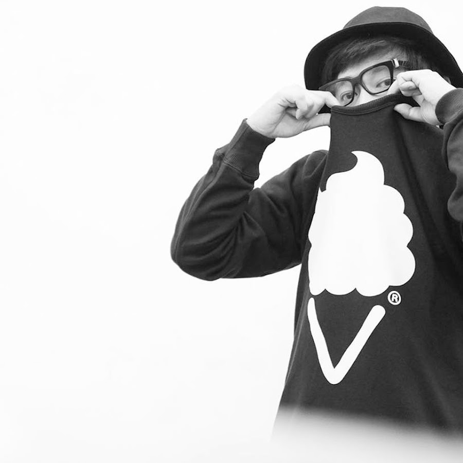 Dochi Sadega - YouTube