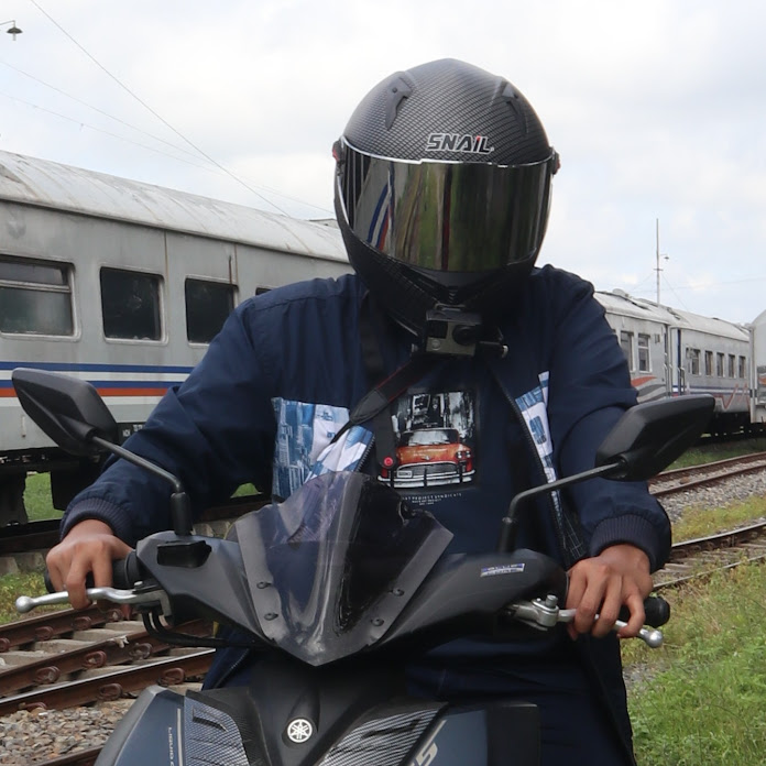 Ghandy November Net Worth & Earnings (2026)