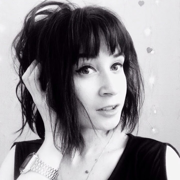 Алиса Дёма Net Worth & Earnings (2026)