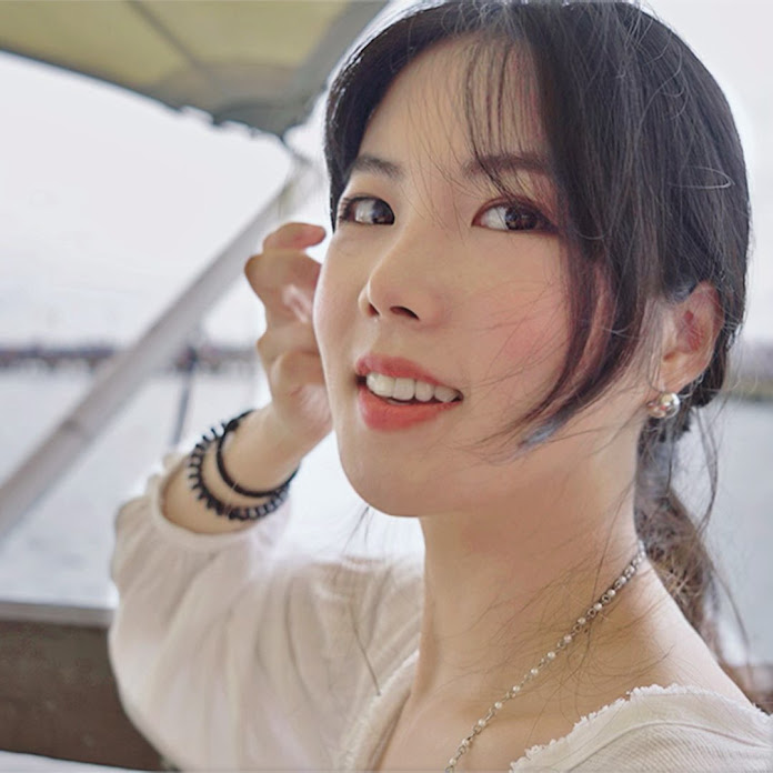 Noona Rosa Net Worth & Earnings (2026)