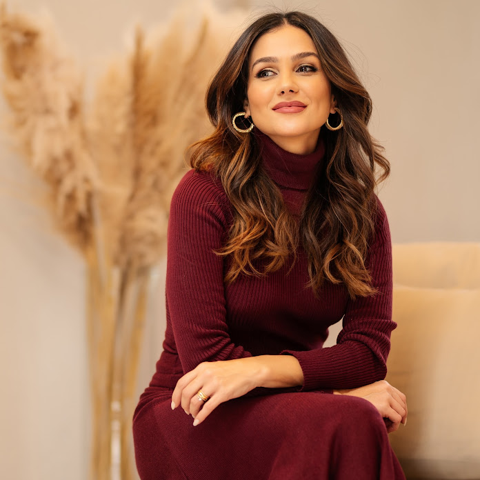 Anita Bem Criada Net Worth & Earnings (2025)
