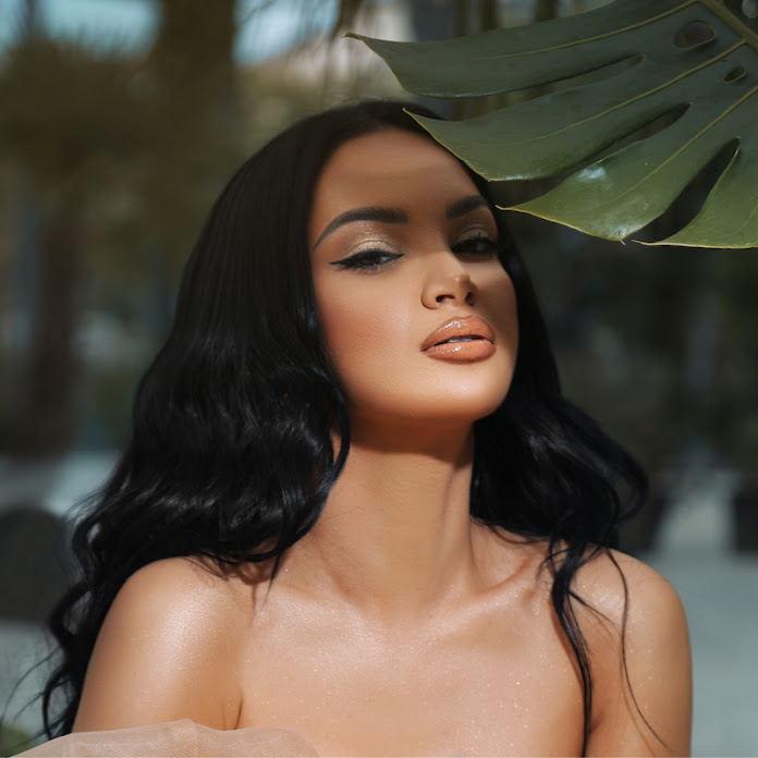 Samanta Net Worth & Earnings (2026)