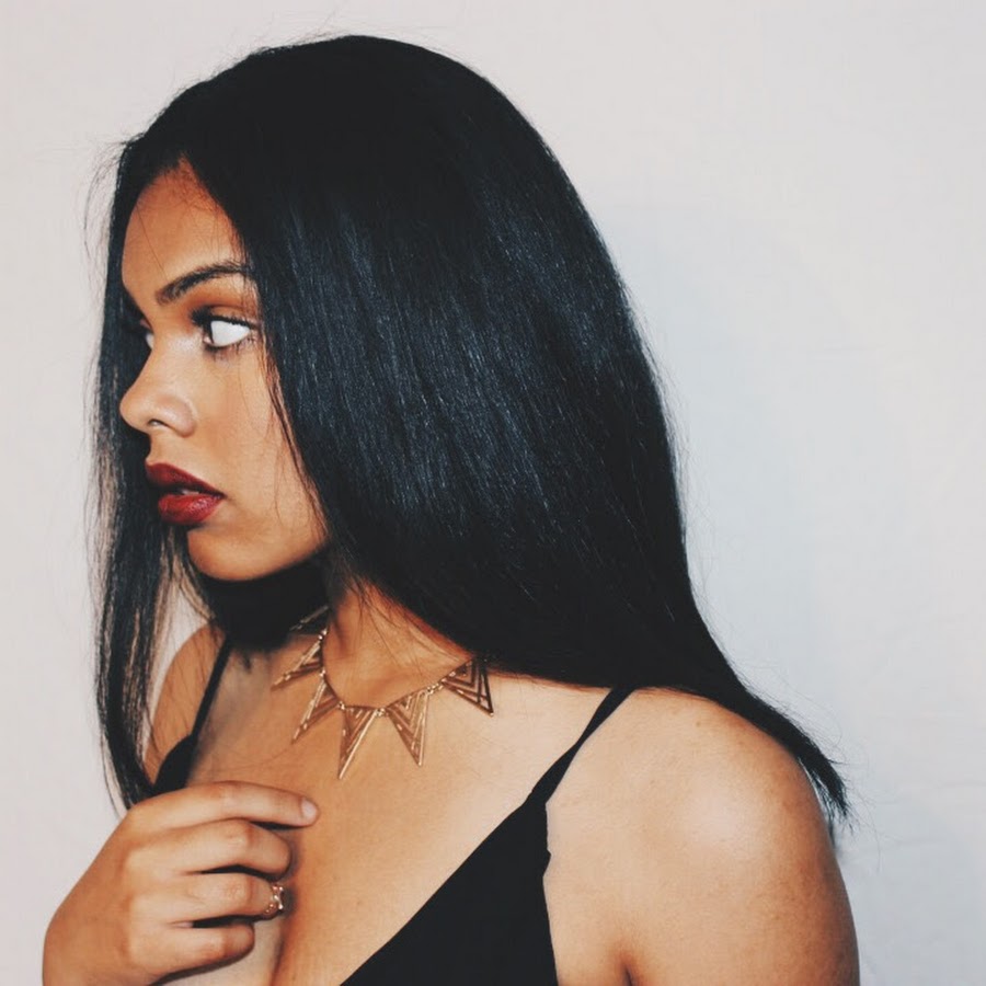Reyna Biddy - YouTube
