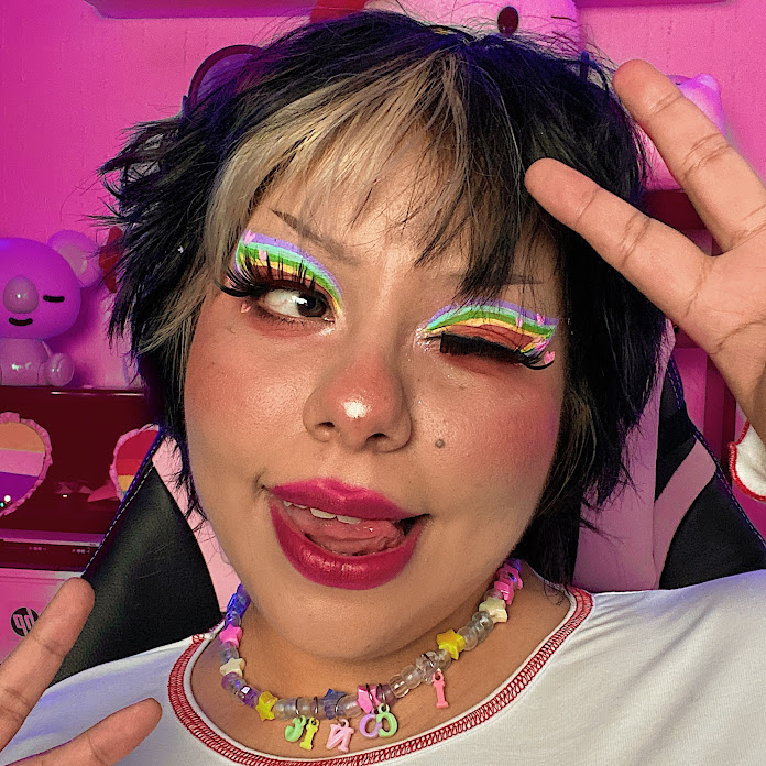 Luna Martínez Net Worth & Earnings (2025)