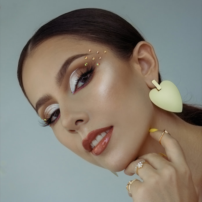 Naila Londoño Net Worth & Earnings (2026)