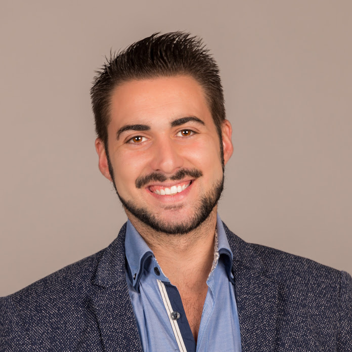 Alvaro Reyes Net Worth & Earnings (2026)