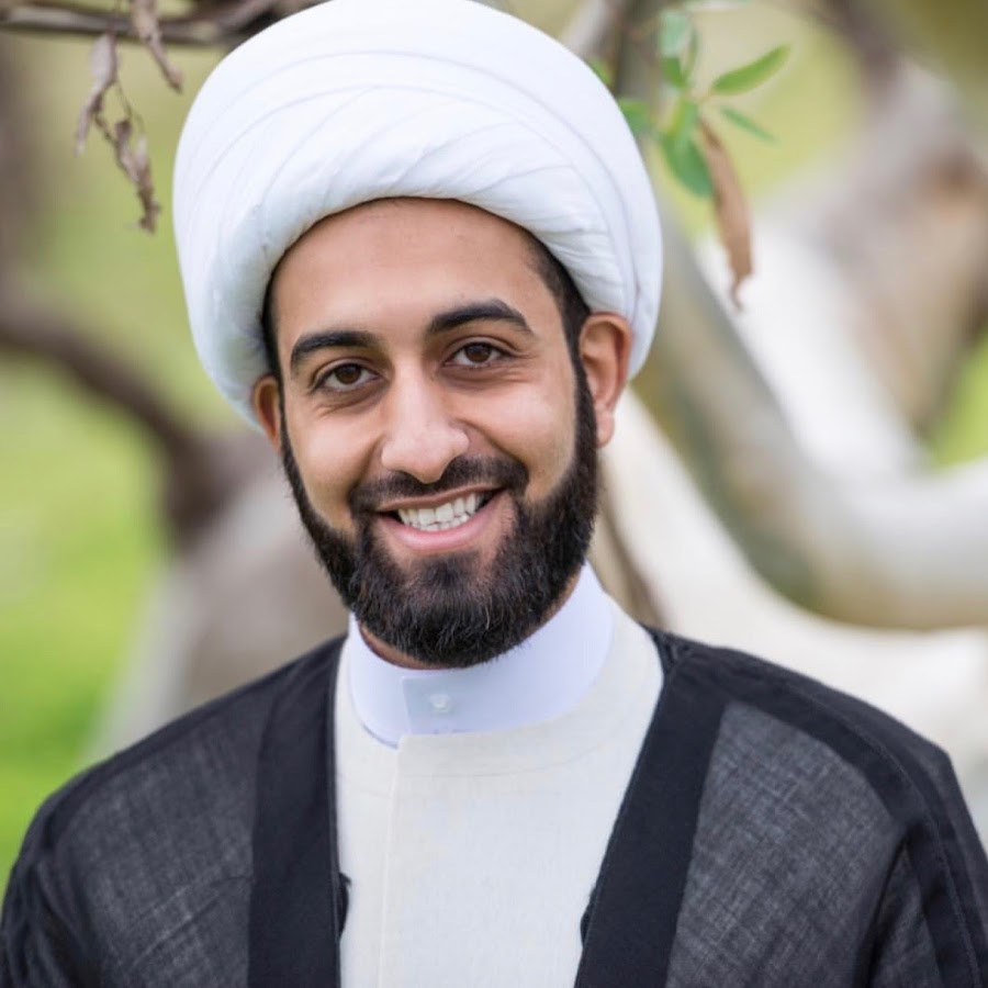 Imam Syafi'i berdiri di depan kota Baghdad dengan wajah tenang dan penuh makna