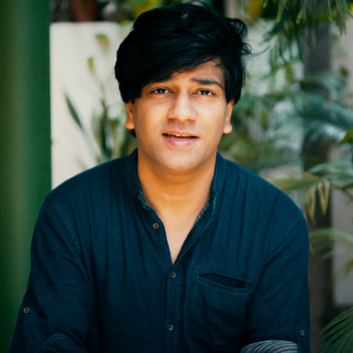 Hanu Dixit Net Worth & Earnings (2026)