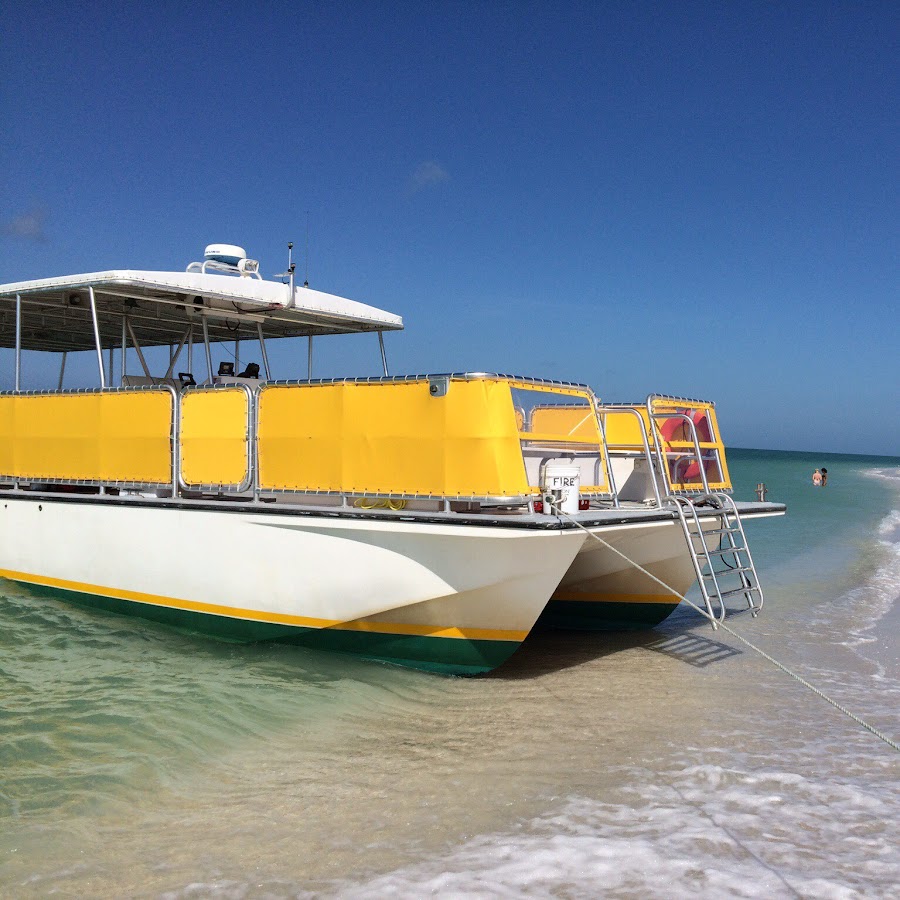 paradise island boat tour