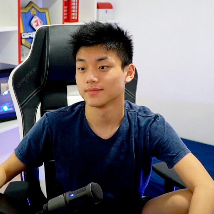 AtchiinWu Net Worth & Earnings (2026)