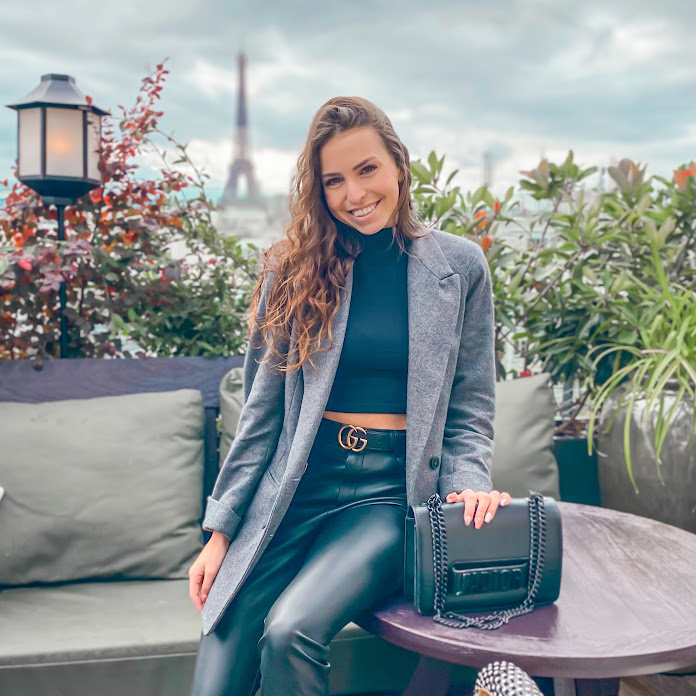 Manon D Net Worth & Earnings (2026)