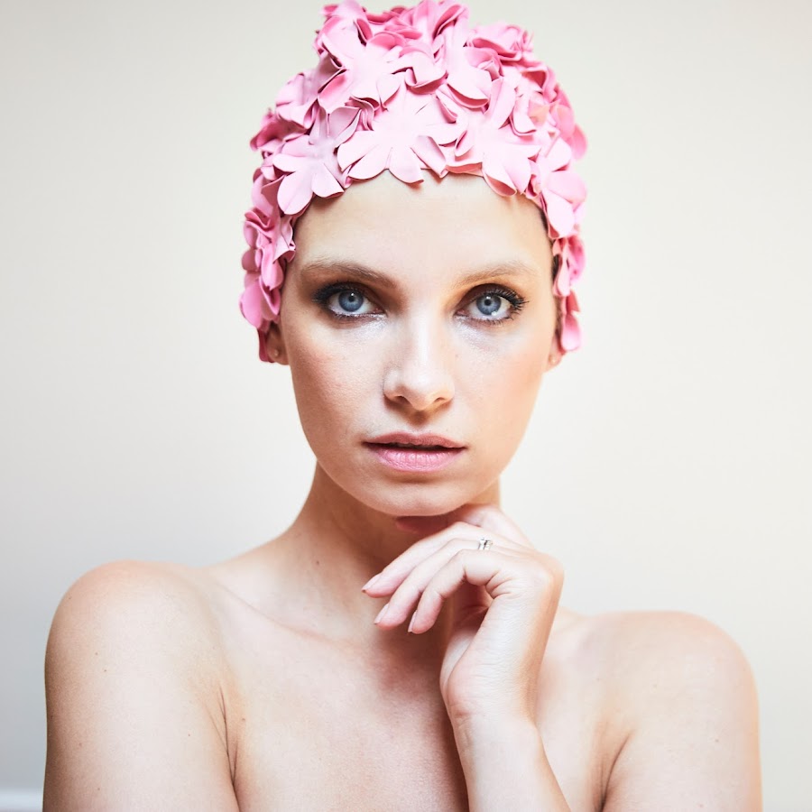 About Ruth Crilly A Model Recommends