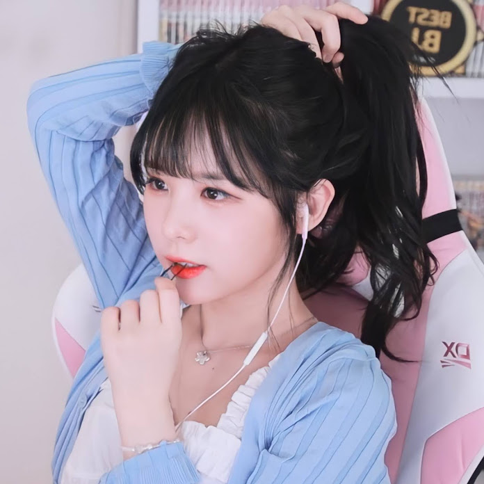 앵지 Net Worth & Earnings (2025)