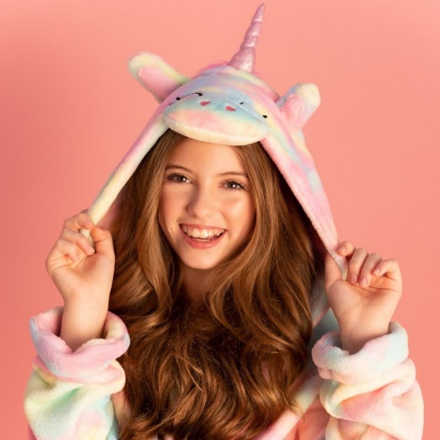 Lorena Queiroz YouTube