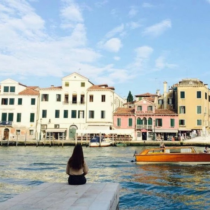 흑곰푸우 Net Worth & Earnings (2026)