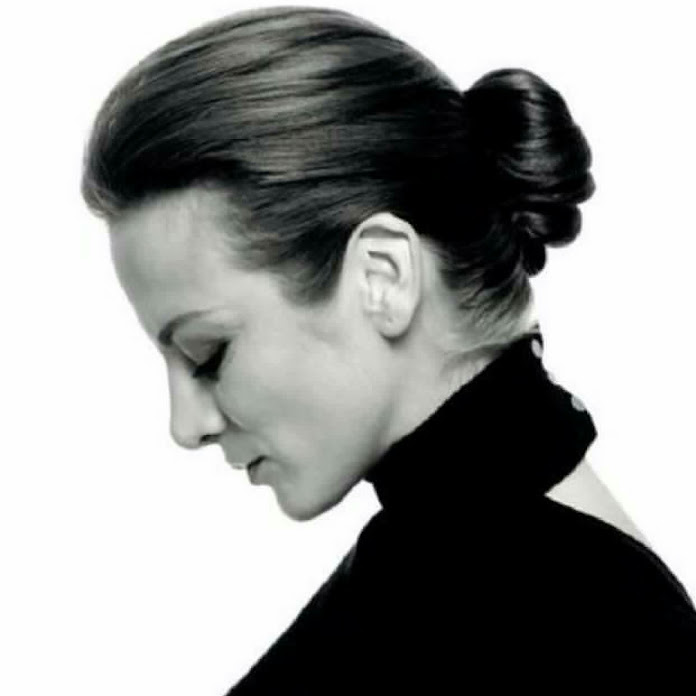 Nathalya Mendes Net Worth & Earnings (2026)