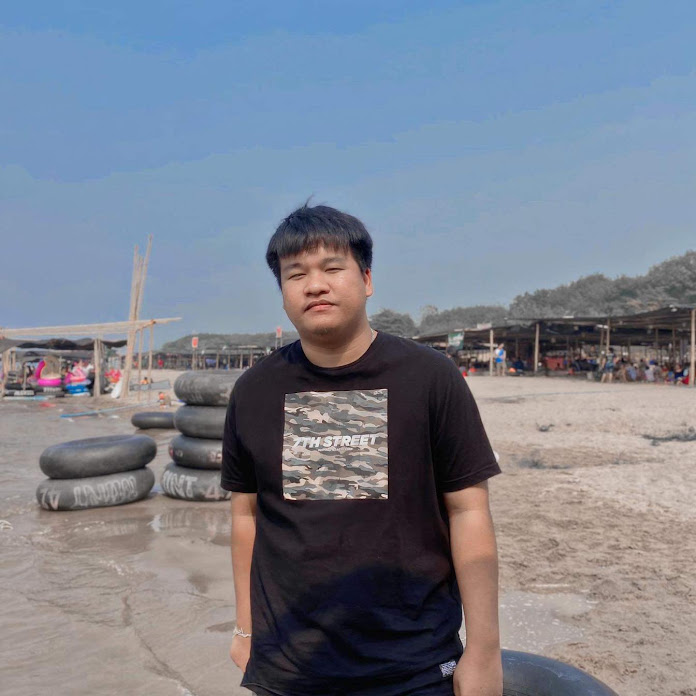 TEXT BOX 1 9 9 7 ' s Net Worth & Earnings (2026)