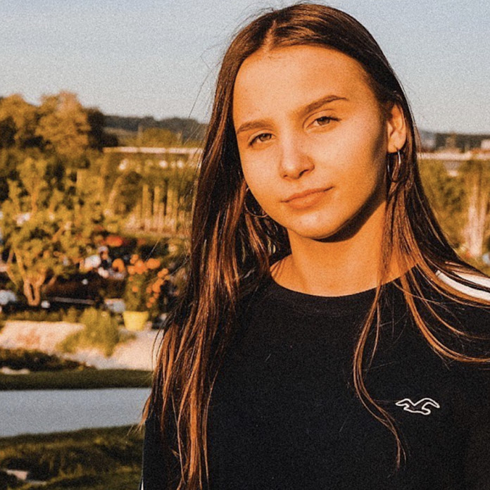 CEL INA Net Worth & Earnings (2026)