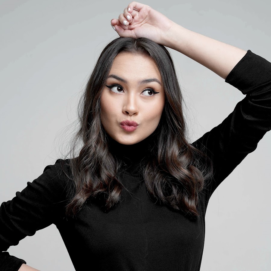 Caitlin Halderman - YouTube