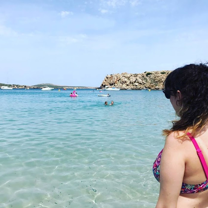 -- Net Worth & Earnings (2026)