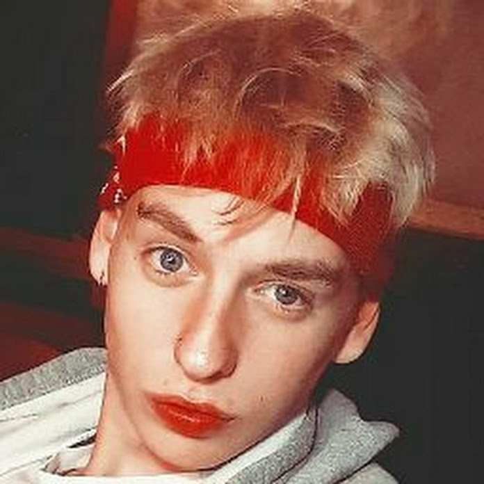 Ilay Sennes Net Worth & Earnings (2026)