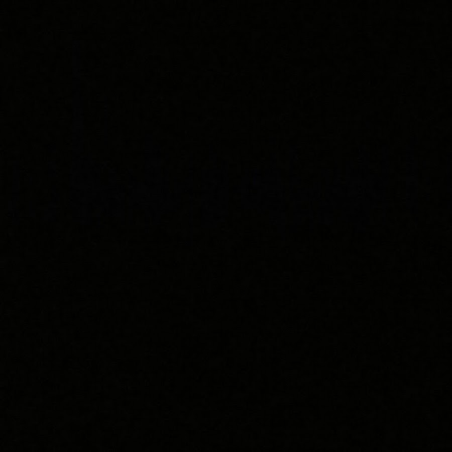 Чёрная штучка совратила нигера в полосатых семейниках