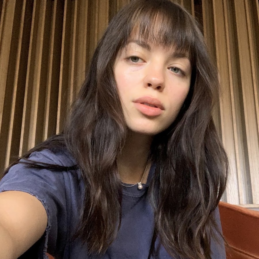 Claudia Sulewski - YouTube