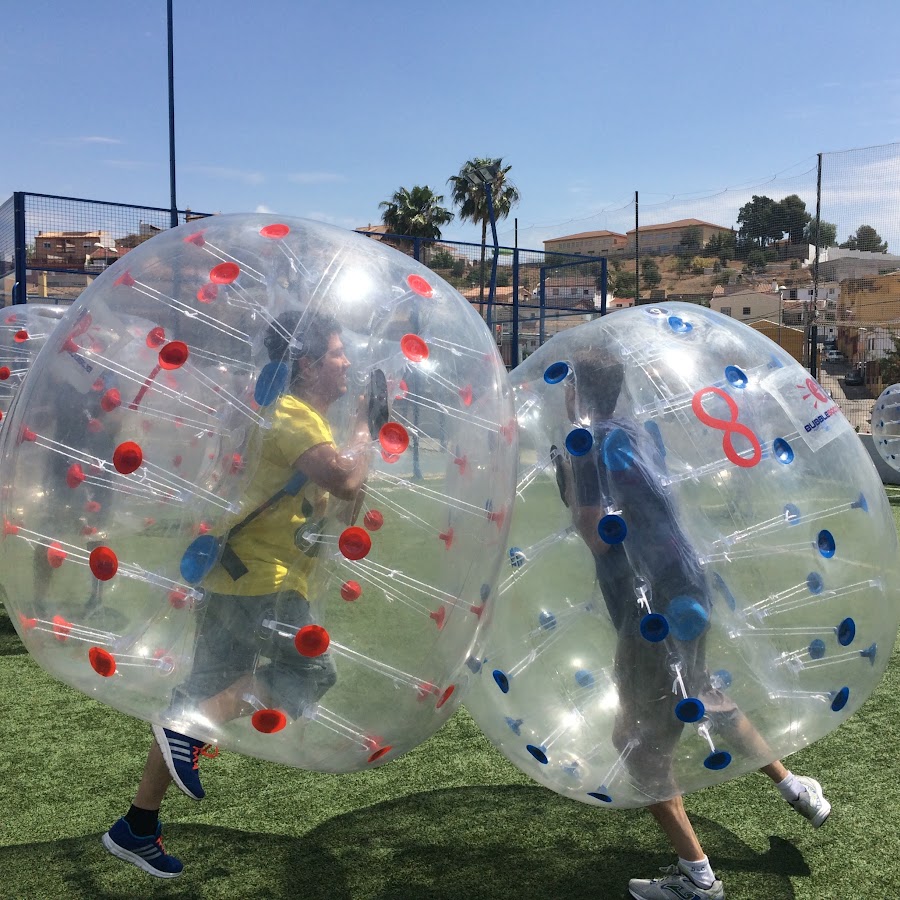 современные роликовые коньки. бабл ролики. девушка на роликах квадах. Double bubble 24 часа. ролики стиль.