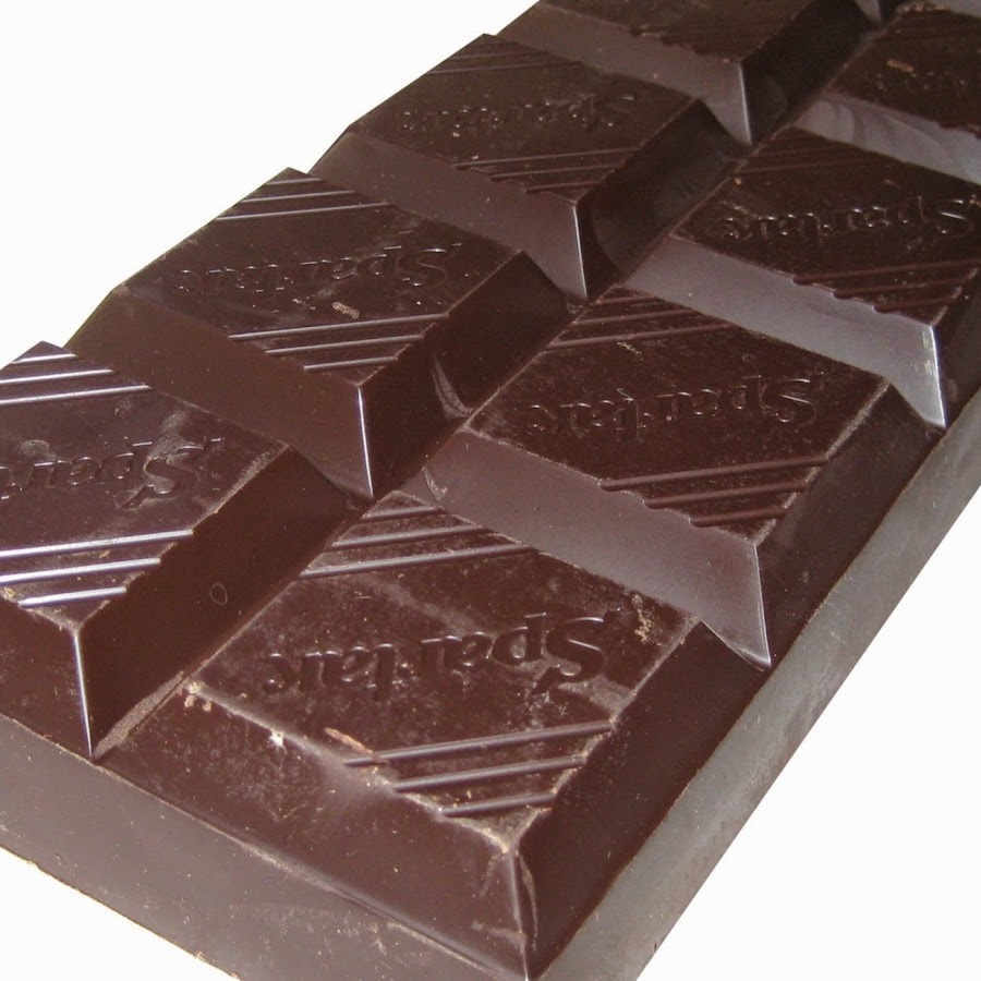 Плитка темного шоколада. Темный шоколад маленькие плитки. Темная плитка конфеты. 176 Сладости шоколад.