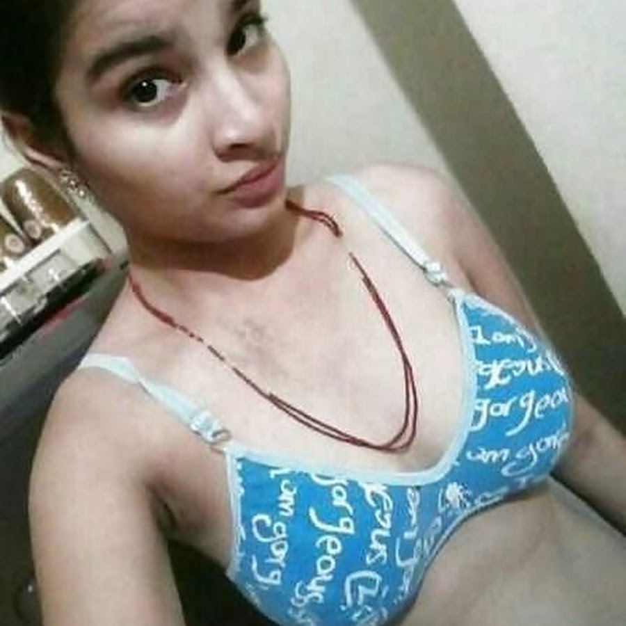 এ রকম মজার মজার ভিডিও পবার জন্য আমার চ্যানেলটা SUBSCRIBE করবেন 