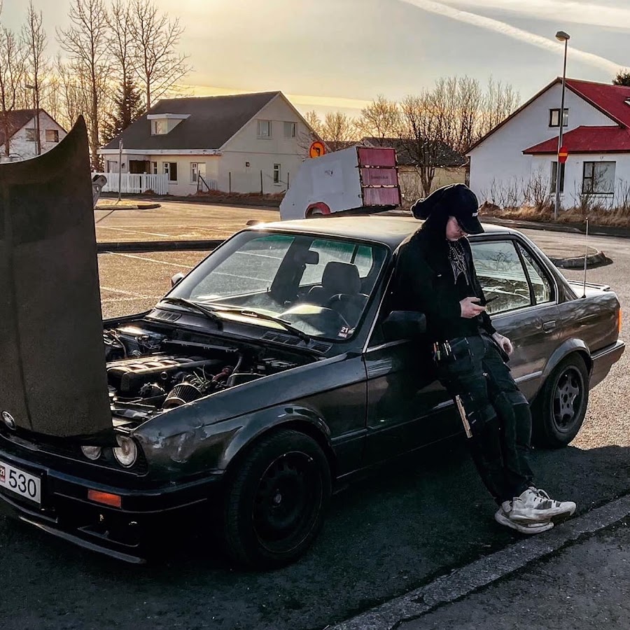 Viking Garage - YouTube