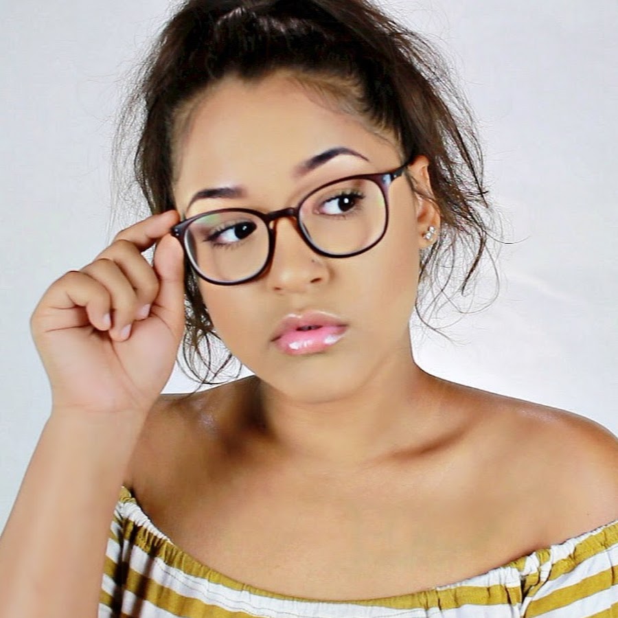 Essence Nicole - YouTube