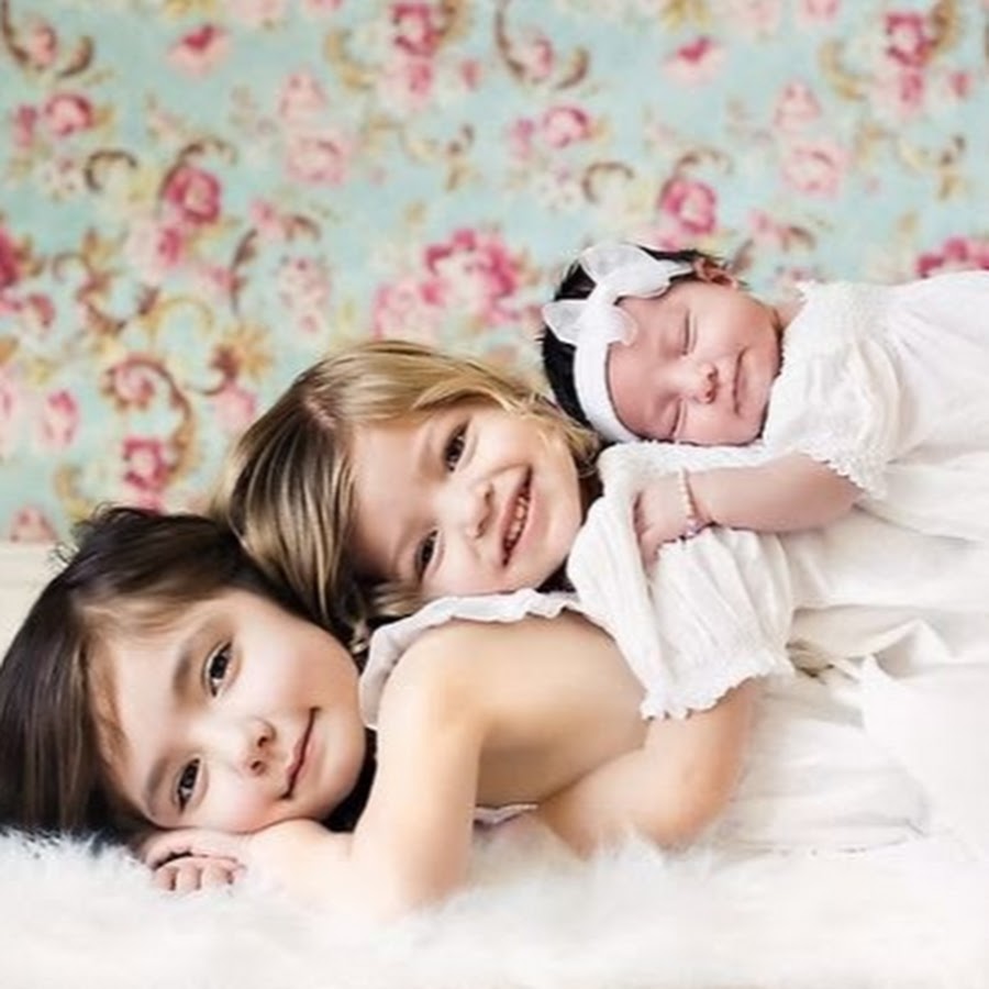 Три племянниц. Фотосессия с тремя детьми. Мама с двумя детьми. Семейная фотосессия с малышом. Три Дочки.