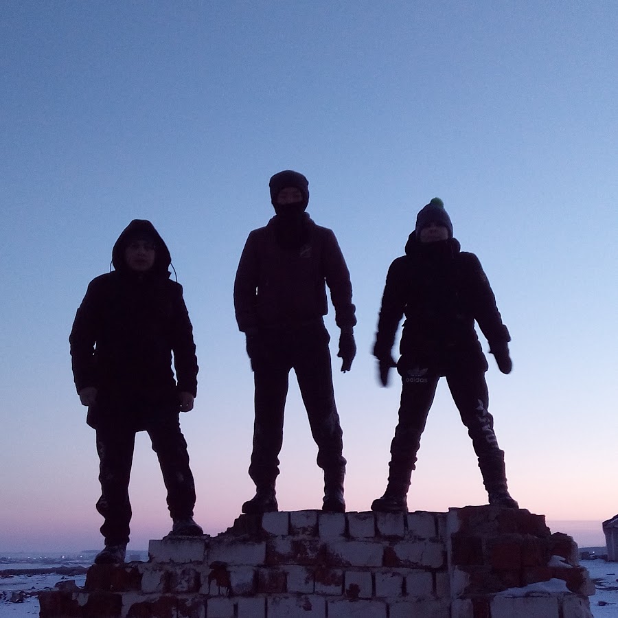 их было четверо четыре пацана. четверо четыре пацана. четыре пацана песня. банда 4 пацана. четыре пацана песня.