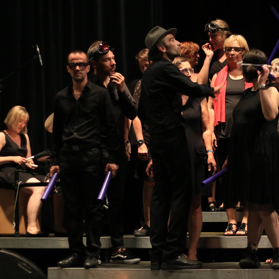 troupe arti-show - YouTube